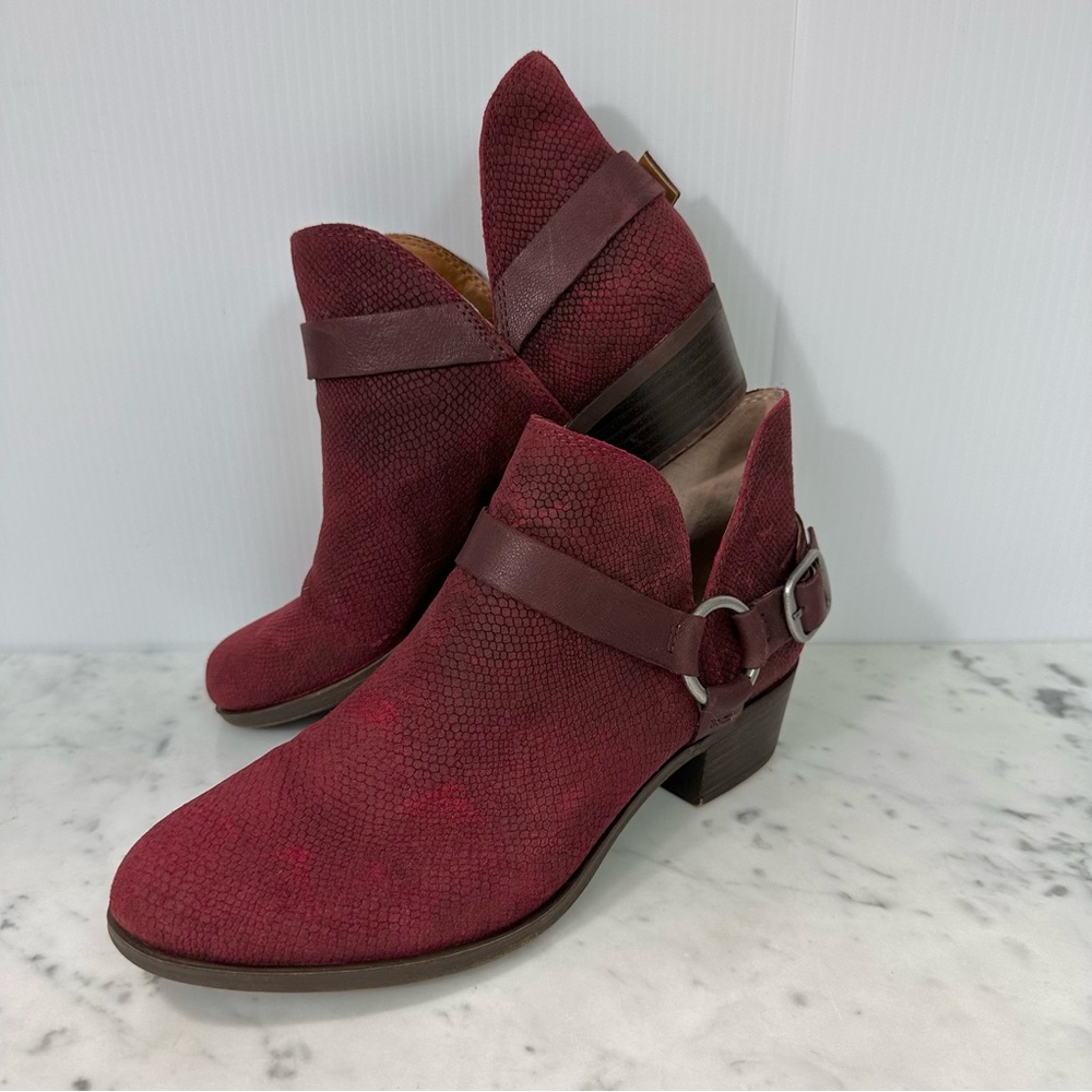 LUCKY BRAND Bernaeh Ankle Bootie Size 8M Red Buckle Cowgirl Moto Suede P… - Picture 3 of 15